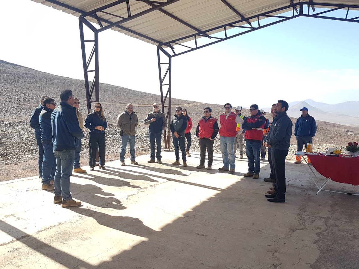 Manu_Nanjari's tweet photo. Junto a @ENAMIChile @GChanaral @Mineria_Atacama visitando Proyecto Minero Esperanza a ejecutar por Soc. El Minero con proyección de 15mil/ton, generará opciones laborales y fomento d proveedores locales que impulsen el desarrollo económico de #Chañaral #DiegoDeAlmagro y #ElSalado https://t.co/M3mMYoBabq