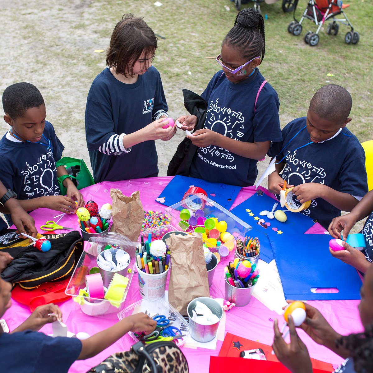 atownfest's tweet photo. Loop It Up Savannah brings art, creativity, and joy to about 5,000 kids throughout Savannah. A portion of the evening’s proceeds will go to fund the organization’s initiatives simply because - fostering our kids' creativity absolutely matters. | Photography by @JohnsPhotoLife https://t.co/wYGuNMS6id