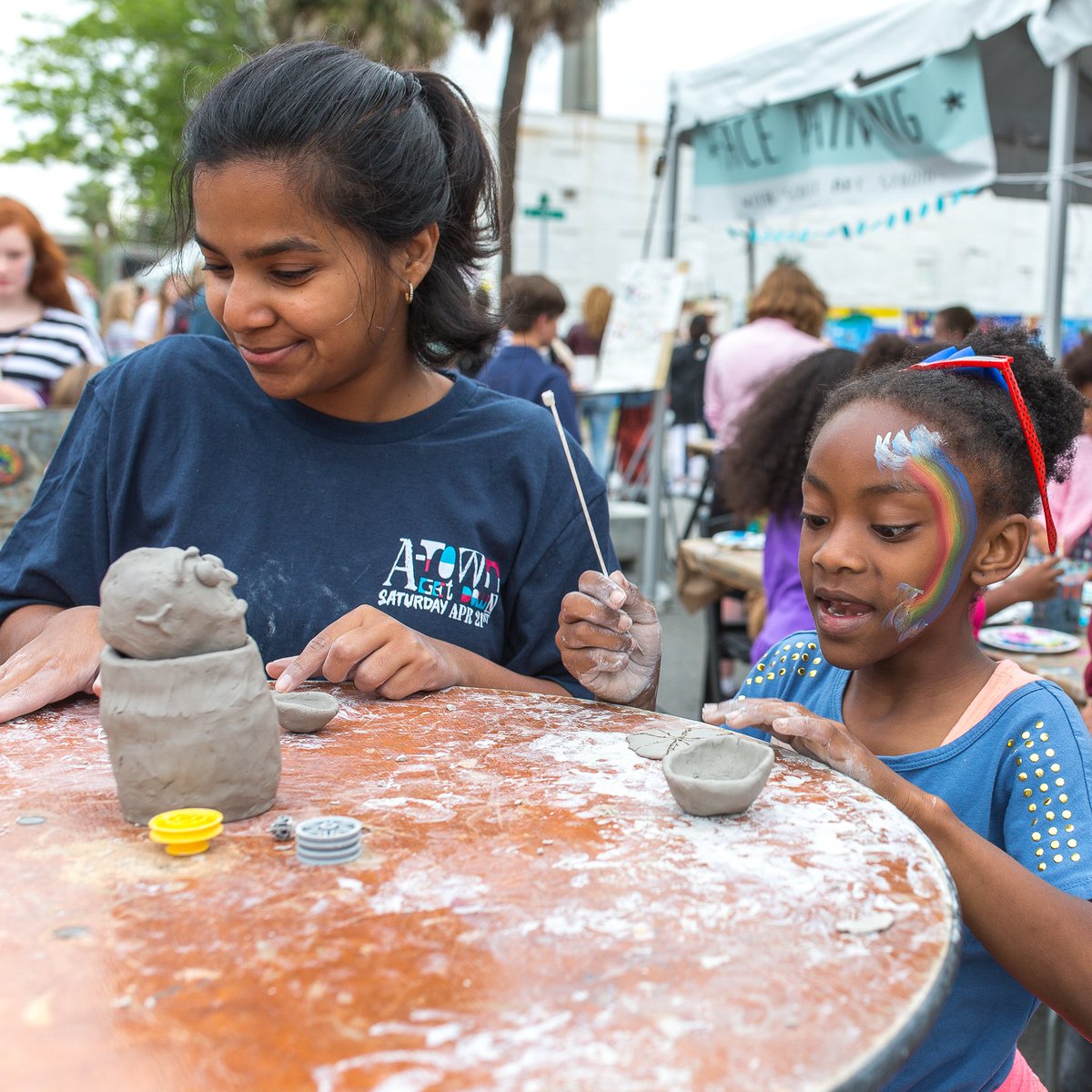atownfest's tweet photo. Loop It Up Savannah brings art, creativity, and joy to about 5,000 kids throughout Savannah. A portion of the evening’s proceeds will go to fund the organization’s initiatives simply because - fostering our kids' creativity absolutely matters. | Photography by @JohnsPhotoLife https://t.co/wYGuNMS6id