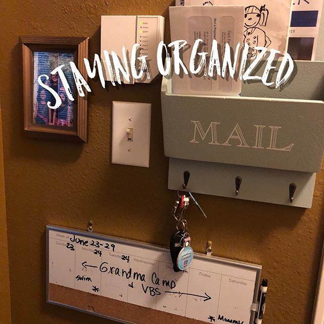 SusieDealmaker's tweet photo. I love #gallerywalls and #landingzones for organization and decoration, but setting one up can be daunting!  I started with the calendar and then added a photo and mail organizer to this odd-shaped space.  It’s small but the perfect spot for me to drop m… https://t.co/O14zXIrklt https://t.co/c5JuJlCkJa