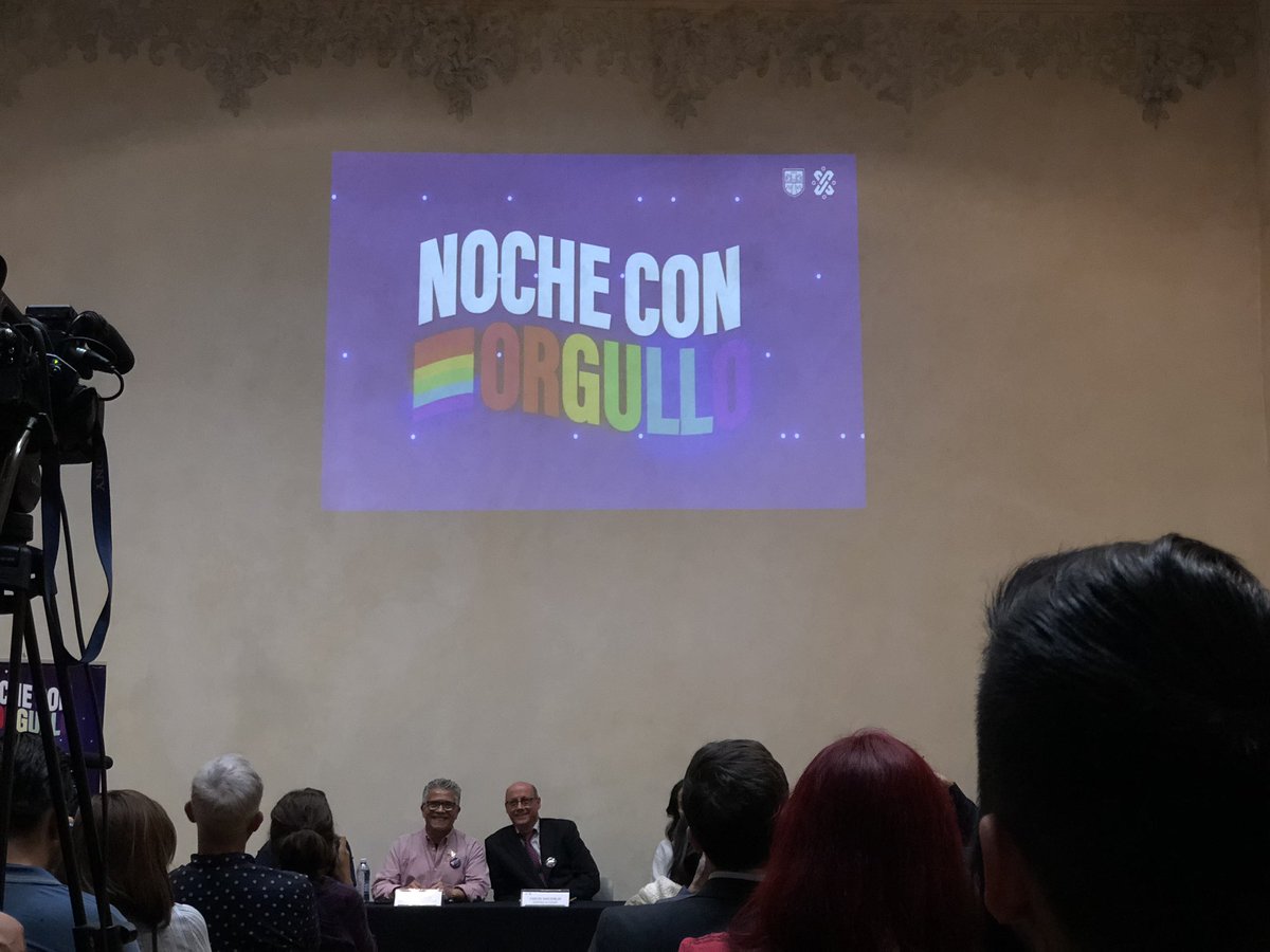 TeatrosCDMX's tweet image. Uniendo esfuerzos entre turismo, cultura, derechos humanos y organización civil, “Noche con Orgullo” tendrá eventos en diferentes sedes. Destacan el estreno de “Coronel Amelio” en el #ForoAPoco No y, desde Perú, “Merian en Concierto” en el Foyer del #TeatroDeLaCD.