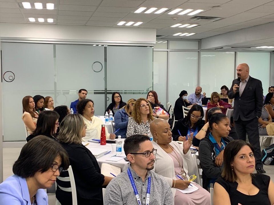 consejolgbtt's tweet photo. La recien aprobada Carta Normativa de ASES 19-305, prohíbe el discrimen contra pacientes #LGBTQI por parte de aseguradoras de salud. Hoy, el Lcdo. Ever Padilla-Ruiz ofreció adistramiento a #FirstMedical sobre su appicación. #ConsejoAsesorLGBTT https://t.co/cklzNHIzOM