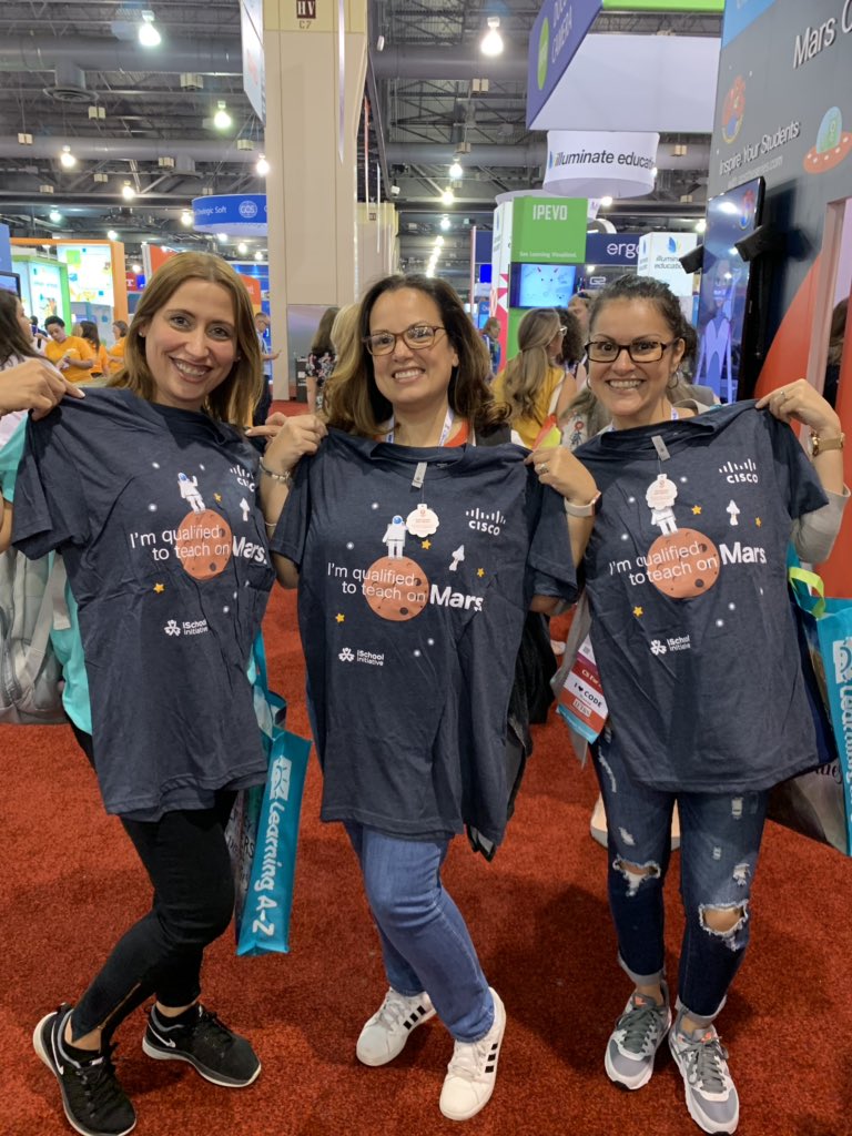 clauds_perez's tweet image. Had a great time experiencing all the @Cisco booth had to offer. #globalproblemsolver