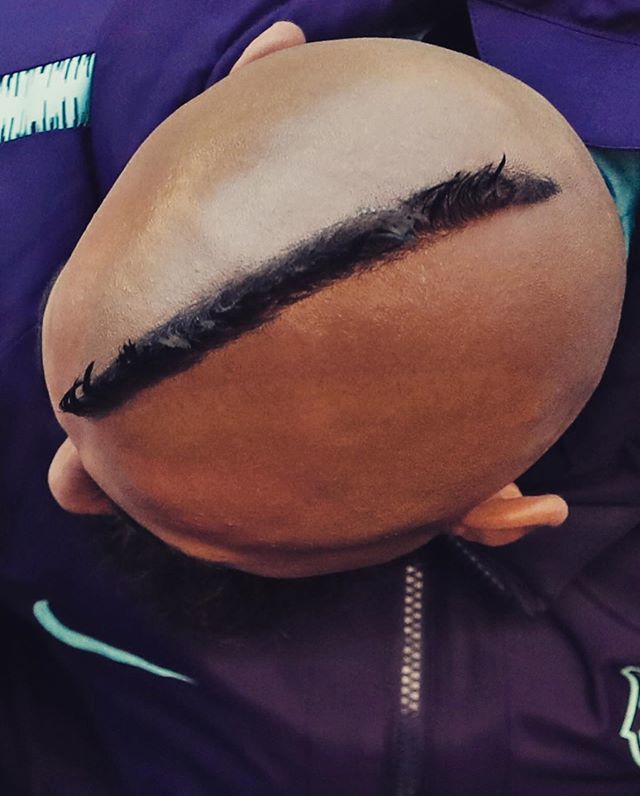 FcWeird's tweet photo. Haircut
Credit : #Unkwon
.
#WeirdFootballClub #WeirdFC #Football #Soccer https://t.co/wDHntPpIek https://t.co/nVq9UJC6Zj