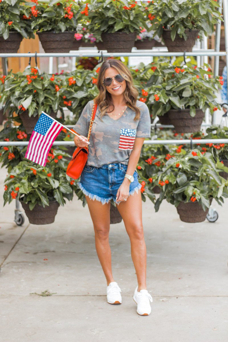4th of July Inspo: American Flag Camo Tee + Healthy Deviled Eggs Recipe sabbystyle.com/4th-of-july-in…