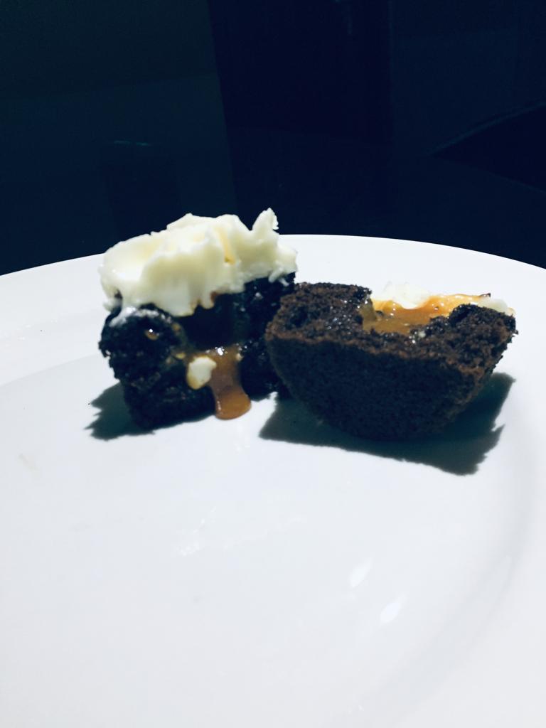 cakesbyASHKEN's tweet photo. This chocolate cupcake with BUTTERcream is our 🤤🤤GOOEY CARAMEL FILLED CHOCOLATE CUPCAKE. The sweetness of the gooey caramel is a perfect complement to the bittersweet chocolate cupcakes.🍫🤤🤤 
#cuppies #gooey #worthycalories 😁😁 #perferctharmony https://t.co/918L7xvRLS