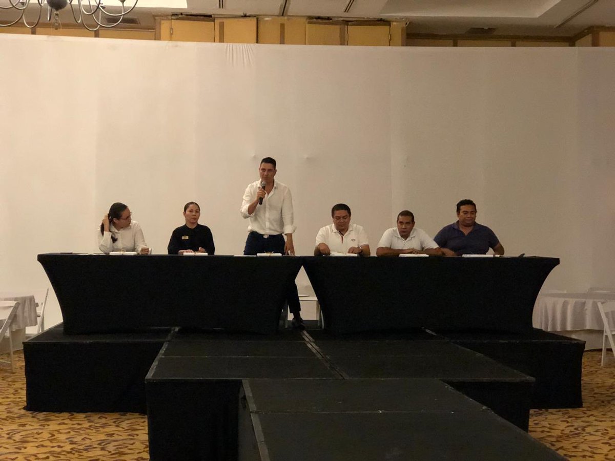 Davidsandos's tweet photo. Great day Yesterday for Sandos Cancun. 63 permanent contracts for the best employees of our team. https://t.co/SpvoXN15XC