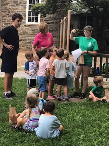 SwarthmoreRec's tweet photo. SRA Preschool scavenger hunt!  #Swarthmore #camp #funtimes https://t.co/TL8wrsIAUL