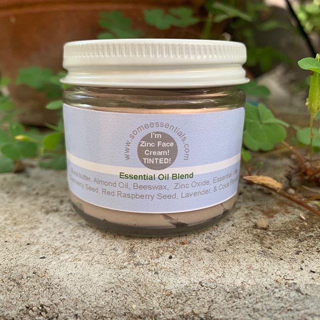 someessentials's tweet photo. Tinted zinc lotion! Have you tried it? Amazing!!! .
.
#naturalskinprotectant #zinclotion #someessentials #naturalskincare #handmade https://t.co/X9IkaUVljV https://t.co/Tg9WAyz1Ok