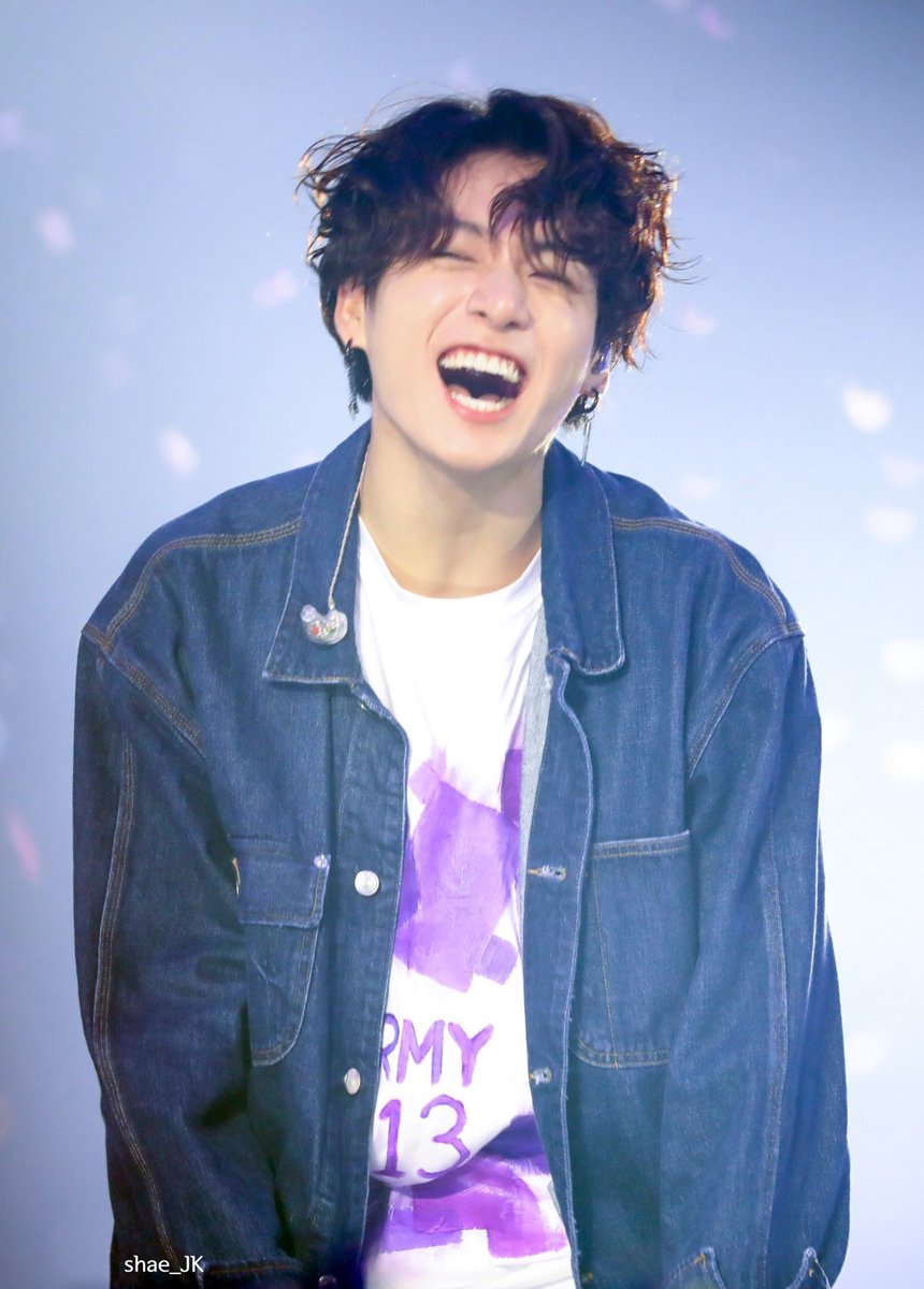 hoemies__twt's tweet photo. Whose hurt. https://t.co/T8fjUvGg4T