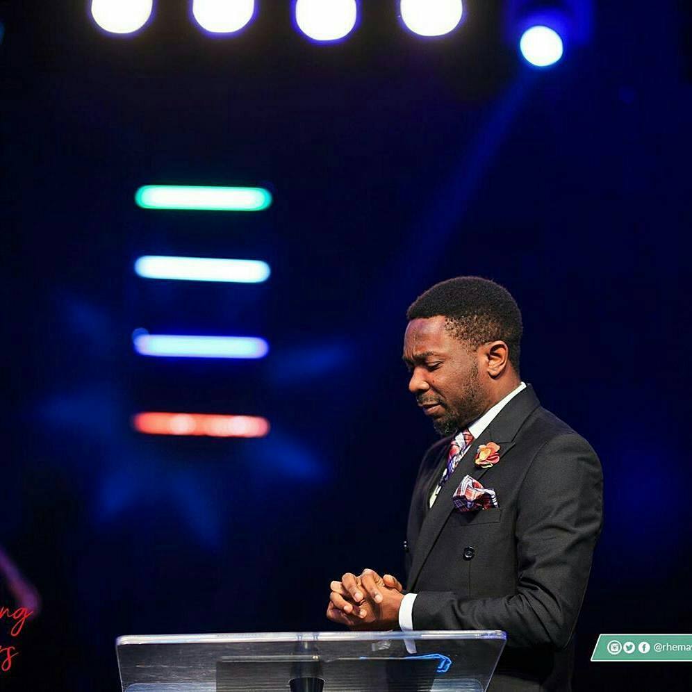 RhemawordOsogbo's tweet photo. YOU ARE INVITED!
We'll love to have you around on Sunday July 7th, 2019 as we receive the ministry of our Senior Pastor, Rev'd Peter Alabi. Come expectant. Invite someone.
Check flier for details.
#peterayoalabi #rhemawordosogbo #aspecialservice #july7th #osogbo https://t.co/2MgORCRaIQ
