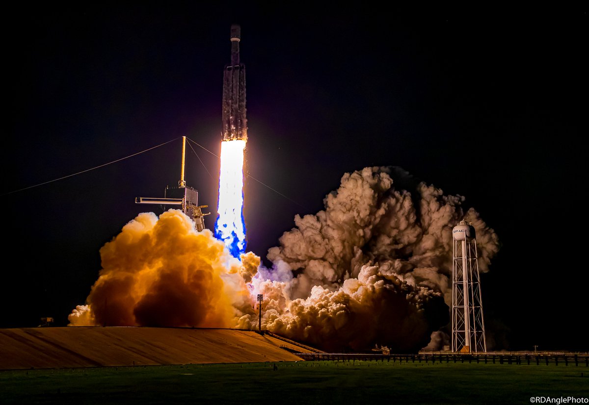 RDAnglePhoto's tweet image. Remote cam views of the @spacex #FalconHeavy launching the #STP2 mission for the @usairforce &amp;amp; @NASA! 24 total satellites launched! Really happy that the cameras mostly avoided dew &amp;amp; withstood all that power from the Falcon Heavy. Can you find the bird in the last shot? #SpaceX