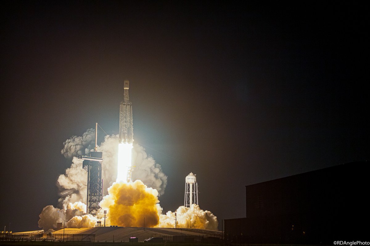 RDAnglePhoto's tweet image. Remote cam views of the @spacex #FalconHeavy launching the #STP2 mission for the @usairforce &amp;amp; @NASA! 24 total satellites launched! Really happy that the cameras mostly avoided dew &amp;amp; withstood all that power from the Falcon Heavy. Can you find the bird in the last shot? #SpaceX