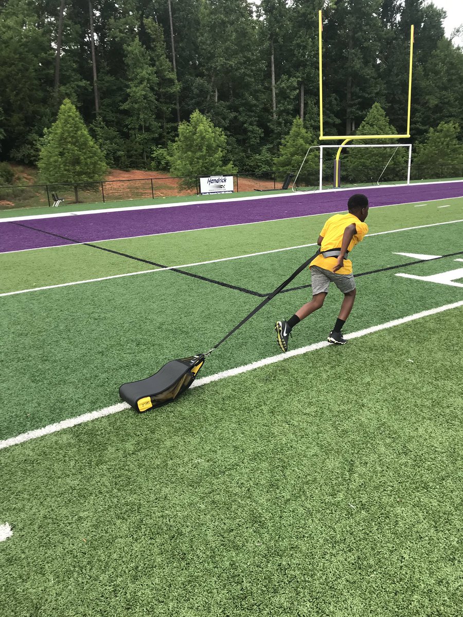 CoachEJYoung3's tweet photo. From one football sideline to the other is 53.3 yards.
10 pounds down and back...106.6 yards.
20 pounds down and back...106.6 yards.
30 pounds down and back...106.6 yards.
All after drills and throwing for an hour.
#MyQB #EY12 #GrowThroughTheGrind https://t.co/MFMZJNGsCL