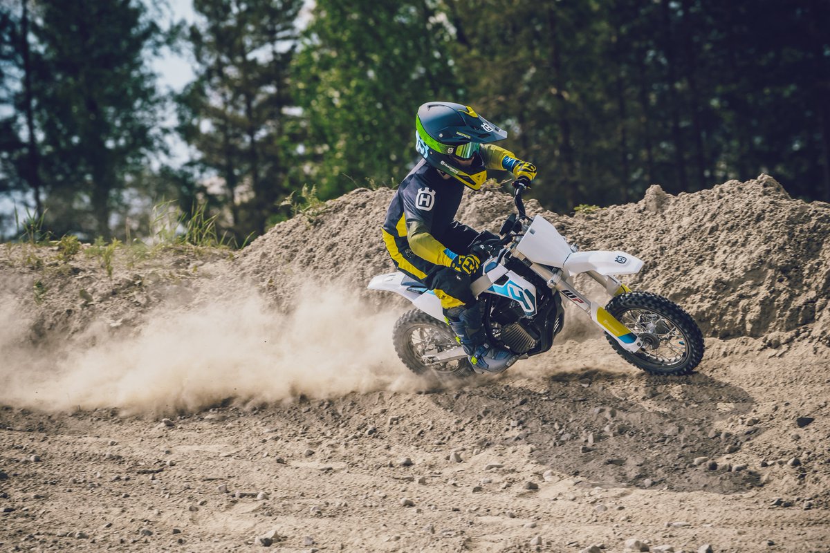 odmag's tweet photo. Husqvarna EE 5 all-electric dirt bike launched internationally
Read about the #allelectric #dirtbike here - https://t.co/SPotkSkhgb
#Husqvarna #Husky #EE5 #motocross #dirtbike #dirttrail #motorcycle #Motocrossmotorcycle https://t.co/jLAnpLHtrO