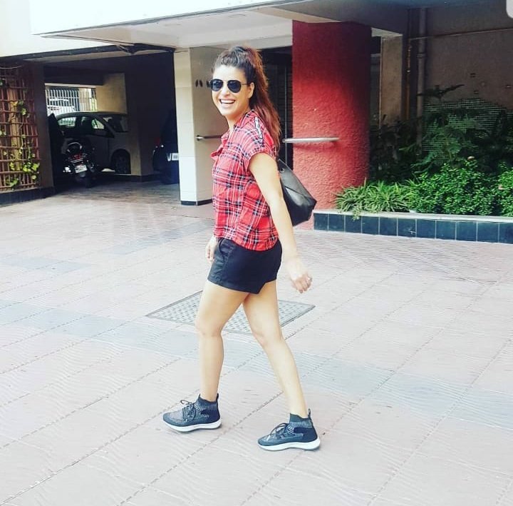 SapnaThakurr's tweet photo. Catch me if u can πππ #me #candid #fun #funclick #shot #masti #friends #outing #sapnathakurr #sapnathakur picture courtesy @niki.sweetnsour π€π€π€ https://t.co/ZLJdTikZEp