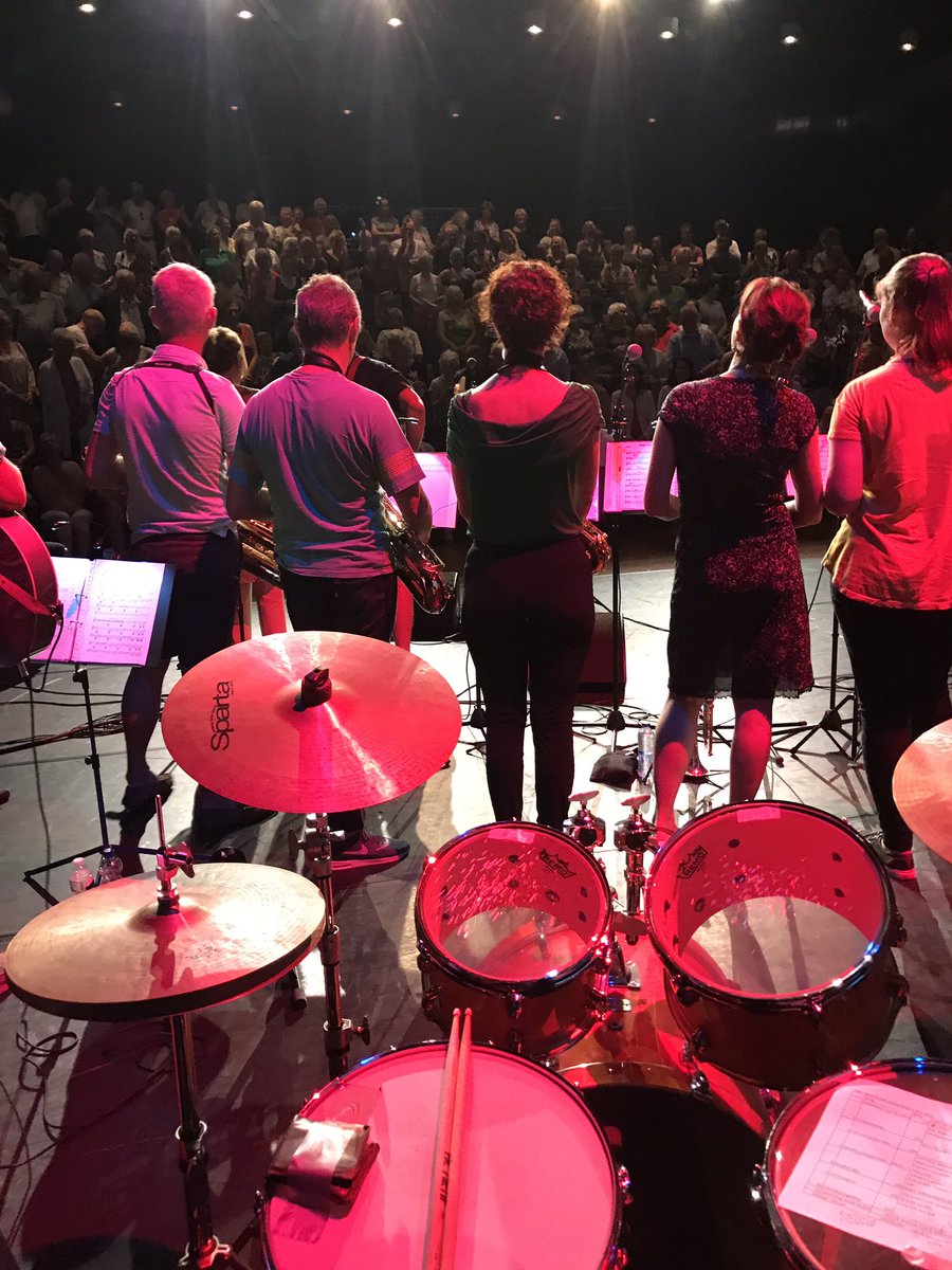 catsgroove's tweet photo. Gaaf optreden met @catsgroove en Morrend Volk bij @demeerse / @IktoonHmeer / @ik_toon https://t.co/VLSj5W0tYp