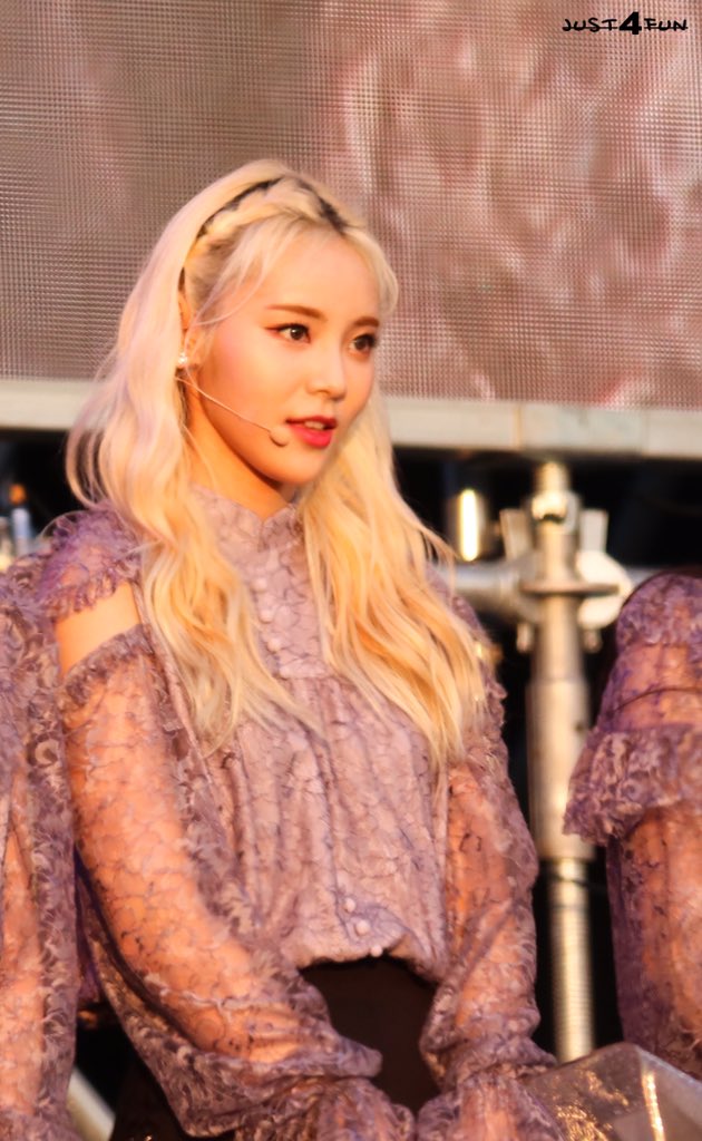 #이달의소녀  #전희진 #Heejin #정진솔 #Jinsoul 190615 k-pop Artist Festival 천사 미모ㅠㅠ