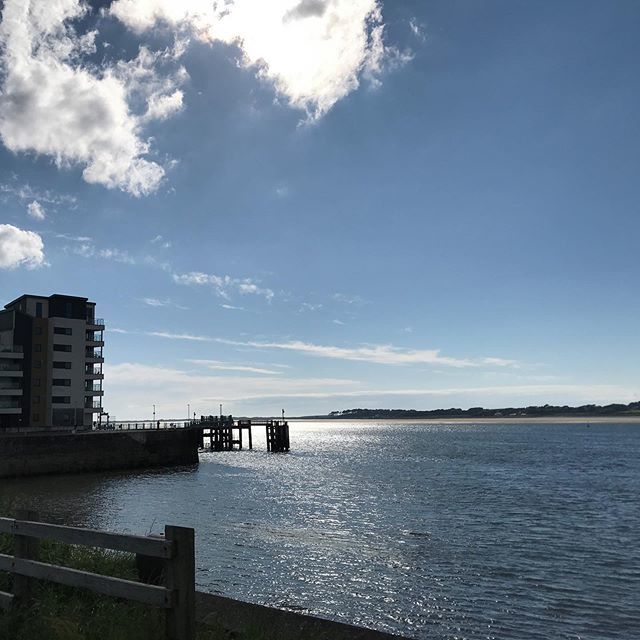 becsterdotcom's tweet photo. I know I said yesterday that the views on my Tenerife rollerblading stint was something but you know what, Wales cannot be beaten! #sunseasky #blueskiesfordays #caernarfon #docfictoria #igerscymru #igerswales #northwalescoast #eryri #snowdonia #rollerbla… https://t.co/FQTL10rnPC https://t.co/uducMxvDnZ