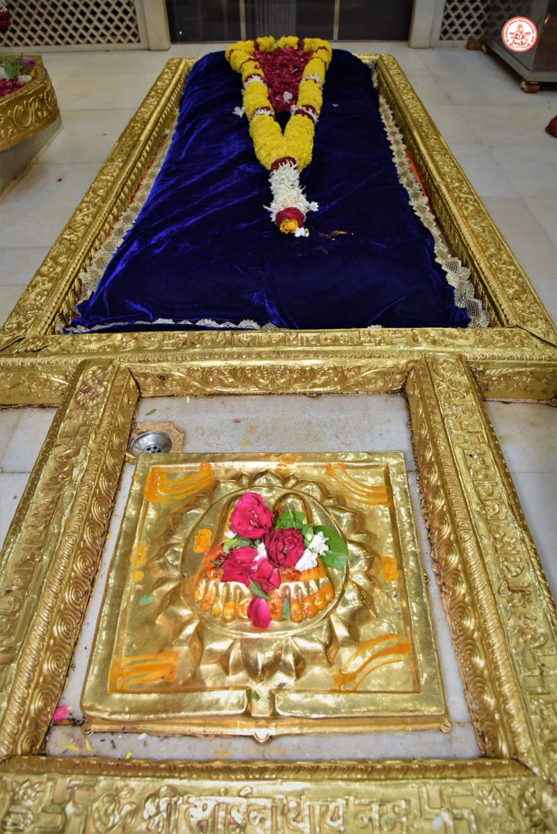 SSSTShirdi's tweet photo. *!!  ॐ श्री साईनाथाय नमः  !!*
*श्री साईबाबा समाधी मंदिर - शिर्डी*
       बुधवार दि २६ जून २०१९
   *🌷शिर्डी माझे पंढरपूर- आरती 🌷* https://t.co/cd8EKinR6U