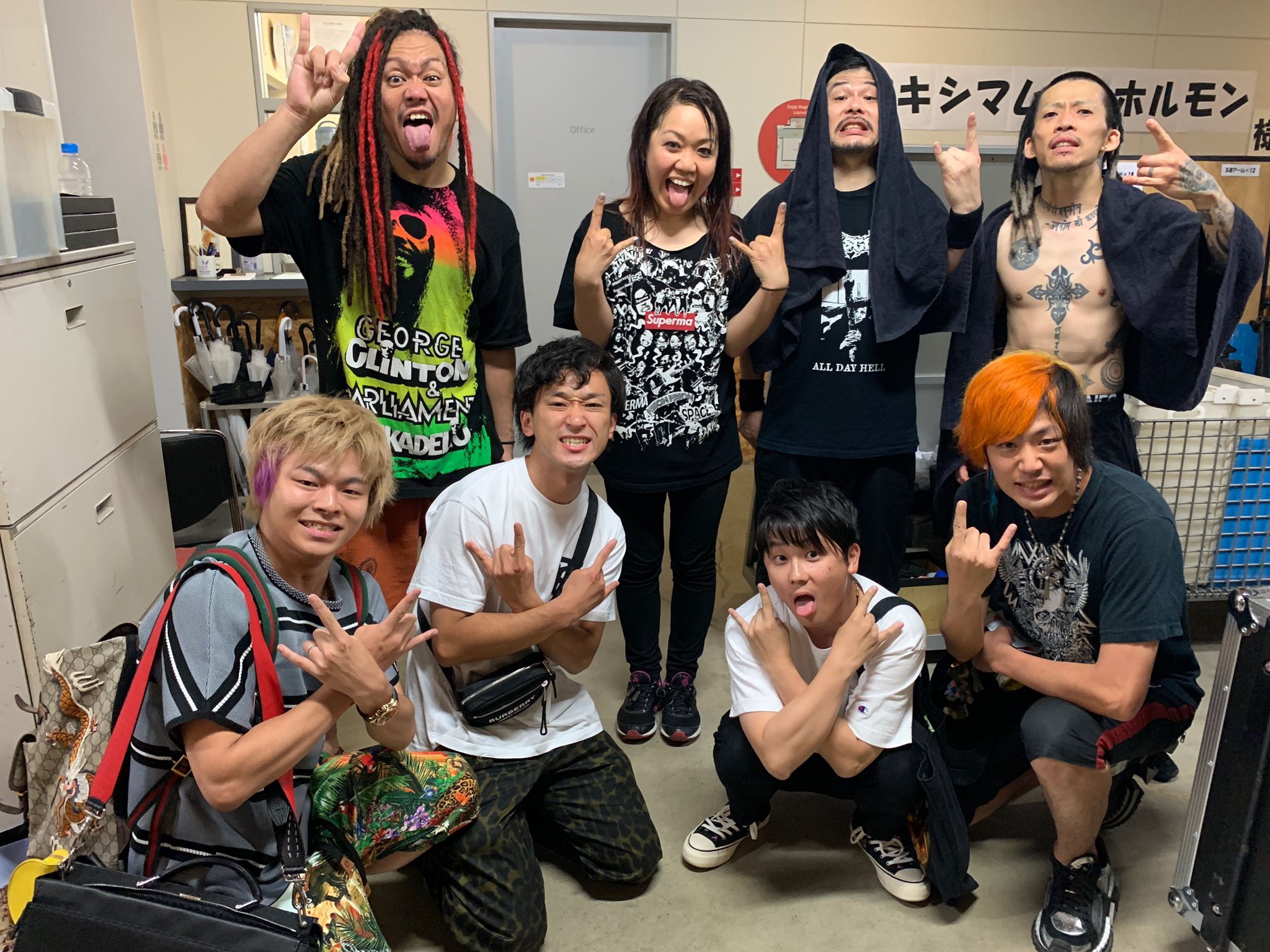 てつや 東海オンエア 12 18初エッセイ 天才の根源 発売 昨日は4人でマキシマムザホルモンさんのliveにお邪魔しました 麺カタコッテリすぎて血液がもう豚骨ですわ てつや 東海オンエア 12 18初エッセイ 天才の根源 発売 昨日は4人でマキシマムザホルモンさんのliveにお邪魔しました 麺カタコッテリすぎて血液がもう豚骨ですわ