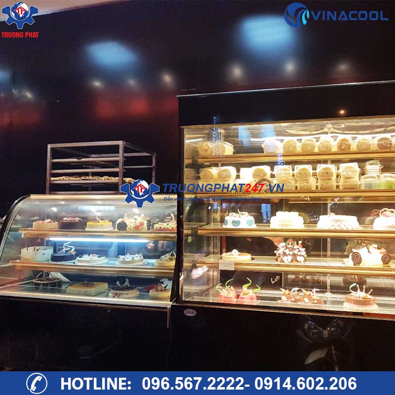 truongphat247's tweet photo. Tủ bánh kem kính cong là dòng sản phẩm đang được nhiều người kinh doanh sử dụng. Nguyên nhân nào khiến tủ trưng bày bánh kem kính cong lại được ưa chuộng như vậy?
#truongphat247 #vinacool #tubanhkemkinhcong
https://t.co/8XXAgsCWPq https://t.co/zllhVHZULb
