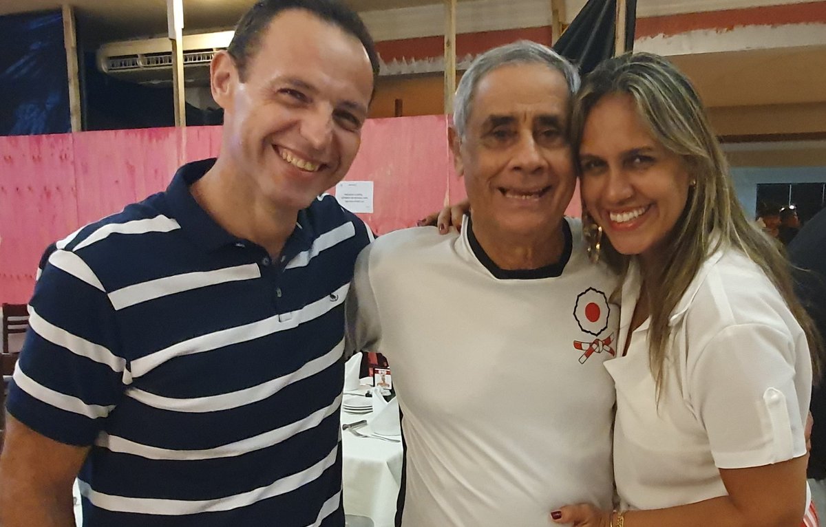 acristhina's tweet photo. Hoje foi dia de celebrar o dom da vida de nosso #Shihan Emílio Moreira, pelos seus 75 anos! 🥰🥰🥰
#CTEM #OndeOJudôÉUmaArte #Judô #7Dan #Oss 💪🏽👊🏽🤛🏽🥋 https://t.co/pJFf8vUhmo https://t.co/lngRYlKlUV