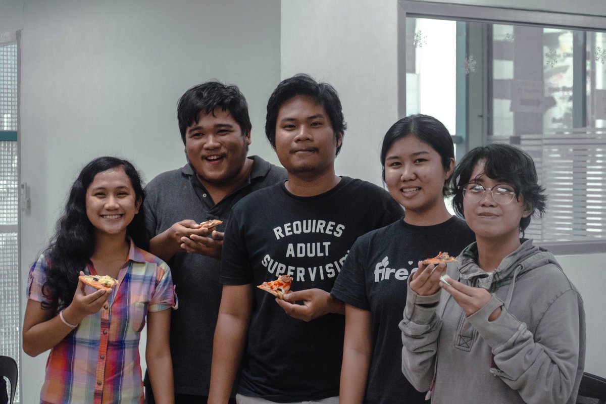MillerDevPH's tweet photo. Presenting our 2019 OJT Interns from the Computer Engineering Department of Silliman University’s College of Engineering and Design. 

Photographed by: Karl Greg Avestruz Zablan​

#CareerInCode #CareerAtMllrDev https://t.co/Rl4gcJ5LKc