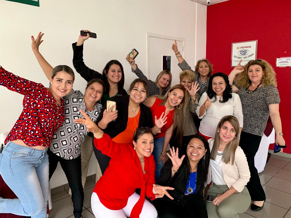 amco2015's tweet photo. Diplomado "Mujeres En La Política", gracias #Asparlexsal seguimos creyendo que este País necesita Mujeres capaces y comprometidas. Nosotras estamos listas para contribuir y fortalecer nuestra Democracia, desde cada una de nuestras trincheras. #TodasPodemos https://t.co/PizTVn6kyl