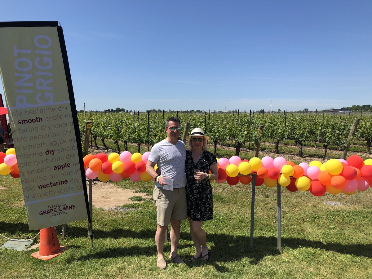 PoundingGrapes's tweet photo. There always seems to be a @NiagaraWineFest in #mybackyard 😜 Last min tickets for the RBC #BrunchInTheVineyard during the #Niagara Homegrown #Wine Festival - too much fun! Delish food, wine & live music - huge thanks & cheers to all involved! 🥂
#brunchbattle #NiagaraWineFest https://t.co/f2L0cSHxsI