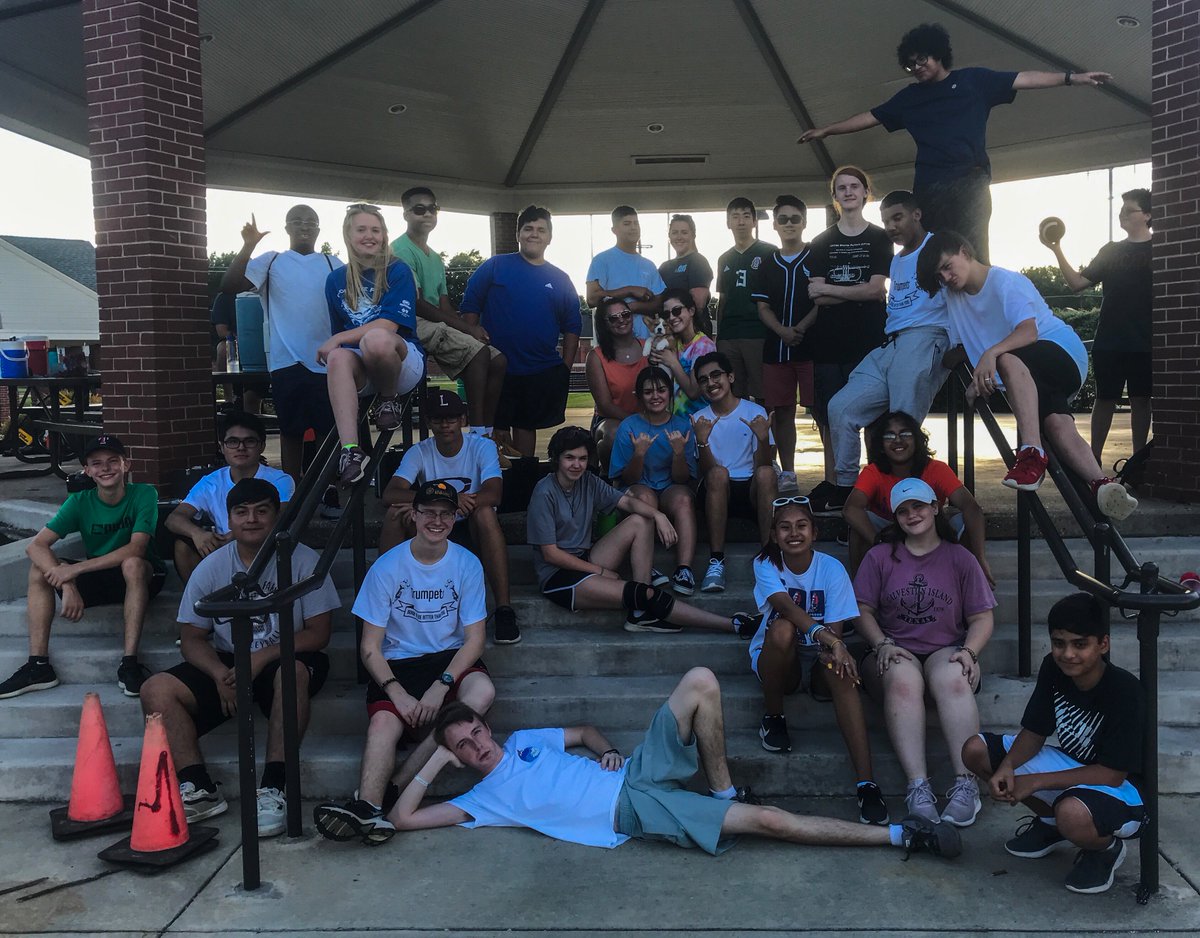 LHSFrenchHorns's tweet photo. The High Brass sectional was a success! thank you to everyone who came to work on show music and eat pizza. #trumpello4Eva #sectiongoals #fce ๐บ๐ฏ๐ถ https://t.co/DUnyBCaMuG