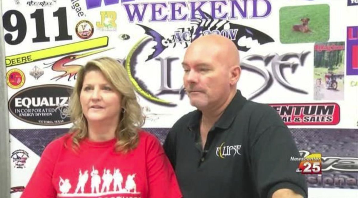 CrossroadsToday's tweet photo. WATCH: Port Lavaca businessman helps bring joy to community 
https://t.co/nGvMMqIJFE https://t.co/vlK7E5r01d