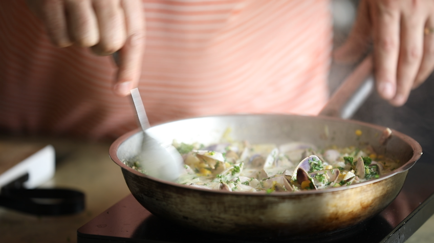 Goolwa_PiPiCo's tweet photo. Mmm, who can resist some freshly cooked pipis? Juicy, fresh and delicious! 

Find your nearest stockist now: https://t.co/vc7fLd8OFz 

#goolwapipico #pipirevolution https://t.co/SGMZfVKTaE