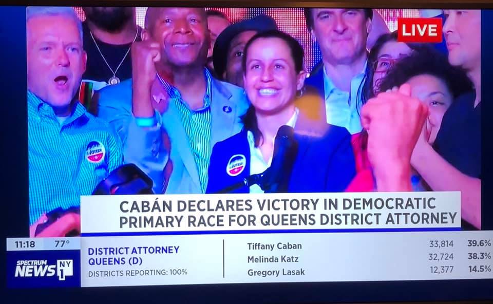jacobin's tweet photo. Another world is possible. 🌹🌹🌹 https://t.co/oGCKt6Ujnj