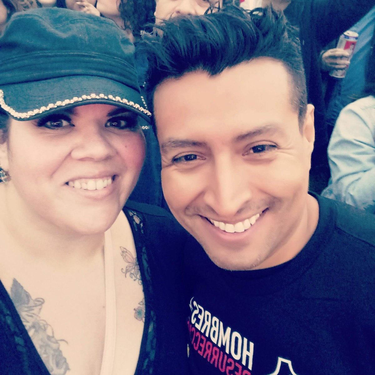 teresav8612's tweet photo. #hombresg #enanitosverdes #kansas #Chicago #wisconsin #ruidofest19 #ruidofest #ruidofest2019 https://t.co/7p0iJoTuz5
