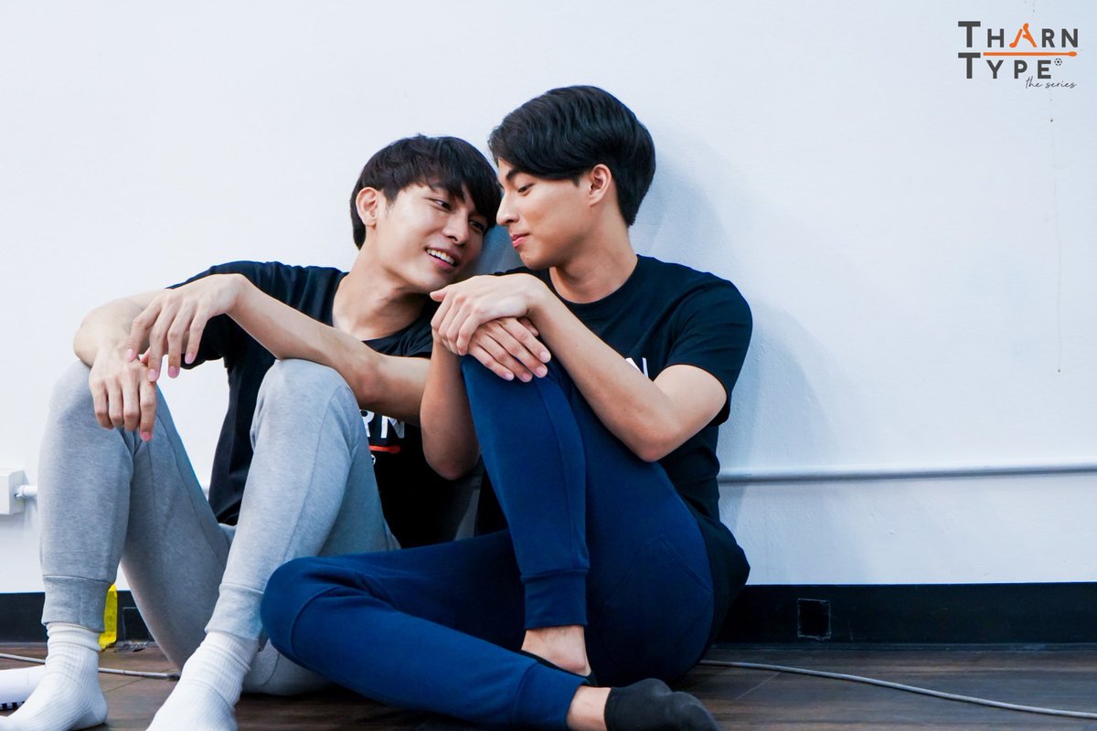 BlMais's tweet photo. Está a todo vapor as gravações de #TharnTypeTheSeries.
A série q tanto esperamos, faz parte do universo da nossa amada #LoveByChance, e conta com #MewSuppasit como #Tharn e #GulfKanawut como #Type, entre outros atores.
A estréia é esperada para o fim desse ano.💞💞 https://t.co/Y5auue0fz4