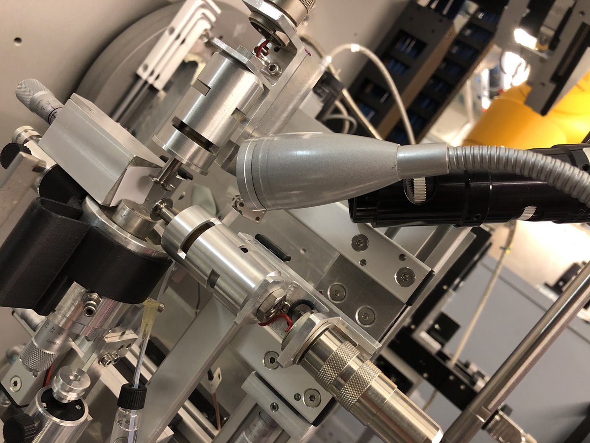 JuliaWStroh's tweet photo. Finishing great beamtime at @p021_desy with @AnkeKabelitz, @CarstenPrinz and @amorphous_girl! Our beamline scientist, the awesome @goggleeyealbert, called my samples in the script “the lovely #cement“! I‘ve never heard a better compliment to this amazing material! #BAMResearch https://t.co/efa088L8gW