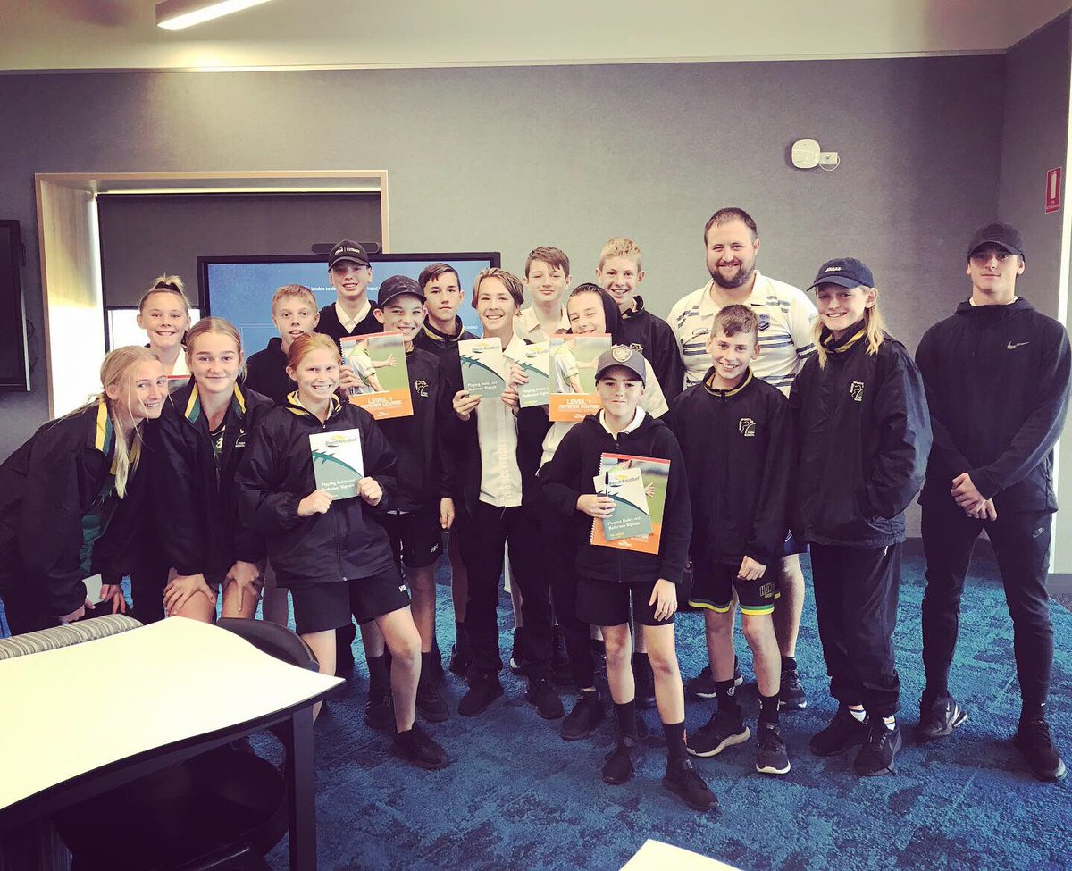 Bankschild07's tweet photo. Big thank you to NSWTA Game Development Officer Ricky Hetherington for making the treck to Newy to conduct a level 1 referees course for the HSHS TSP Touch class today...

Appreciate the time, effort &amp; knowledge imparted to the kids &amp; look fwd to them running around refereeing!! https://t.co/wnHysbdxpV