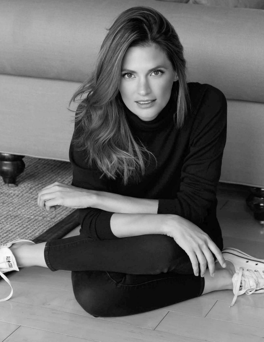 StanaMedia's tweet photo. {photoshoot} #StanaKatic por Lionel Deluy para Marie Claire Serbia (2019)
⤷ + 4 HQs
https://t.co/pnm8HmzVbf https://t.co/585i7gUu6R