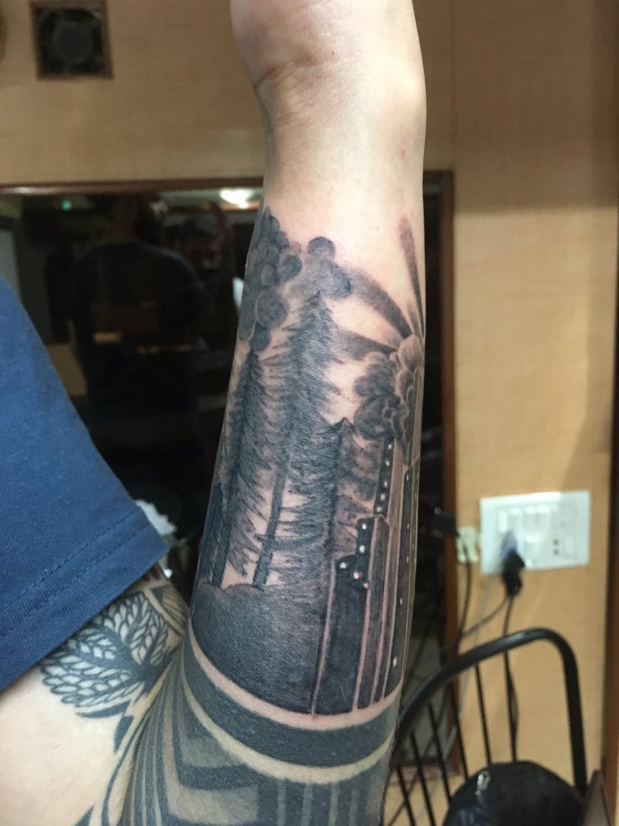 getskinked's tweet photo. man walkin in city bear in jungle
sleeve complet
need a session 2 neaten things,hav 2 wait til client returns frm singapore
geometric band by another artist
#man #skyline #sun #rays
#bear #trees #mountain #moon #night #clouds #originalartwork #sketch #tattoo #getskinked #india https://t.co/VBu6ZaYV93