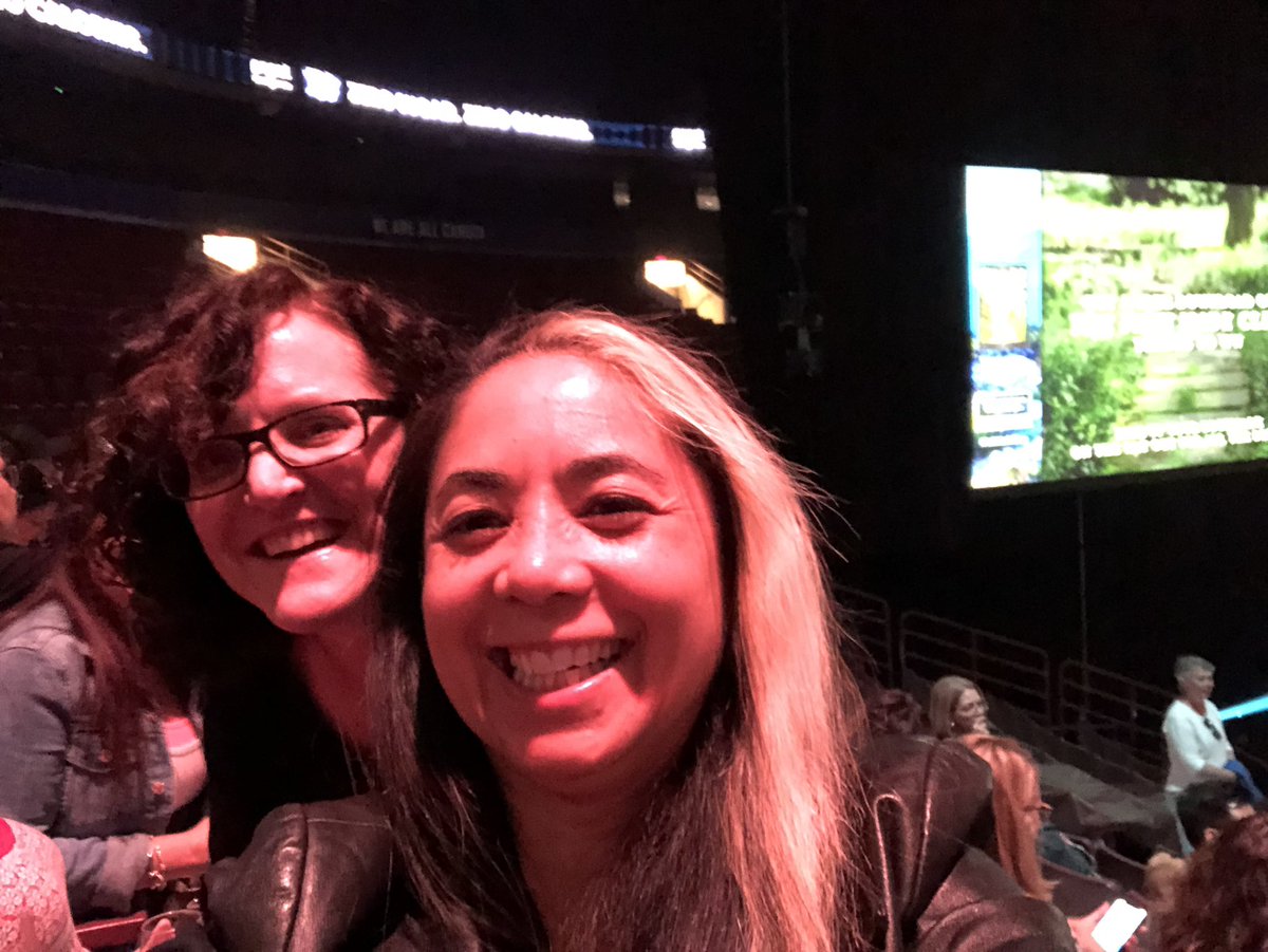 1TrekFan's tweet photo. Thanks to Sandra for coming with me to see @Oprah and @EckhartTolle yesterday! Our #PathMadeClear in #Vancouver! https://t.co/yAfGCHAz3p