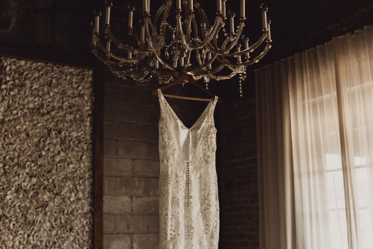 reallymilly's tweet photo. So I may have gotten a little carried away with the @WattersWtoo dress in the @billyreid room at this @GunRunnerHotel wedding. https://t.co/spD86SYlod