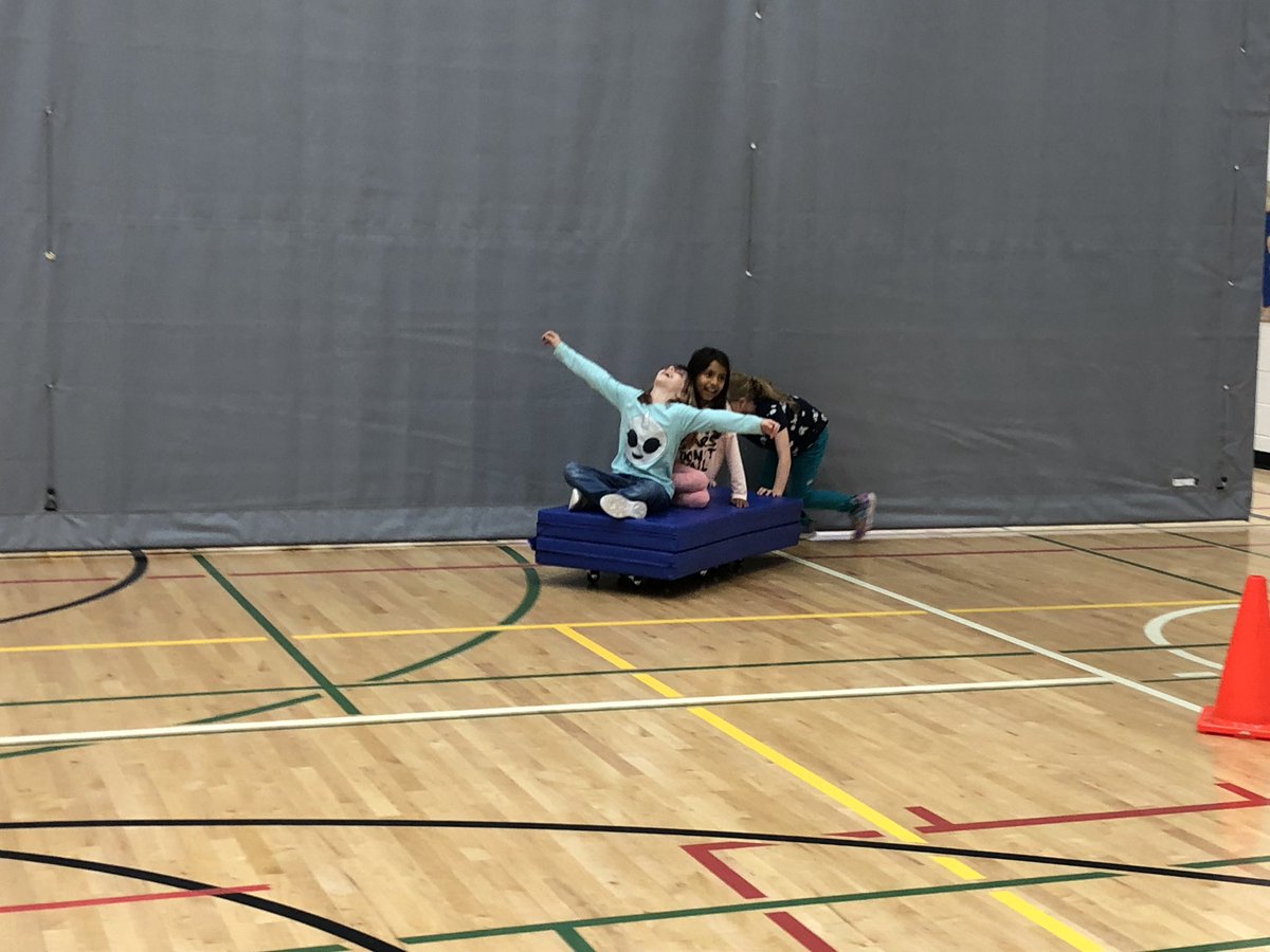A fabulous Sports Day #ehsourstory <a href="/fbcoach1116/">Ken Der</a>.  Thanks to our volunteers and @TMCCBE for being amazing with our kids!