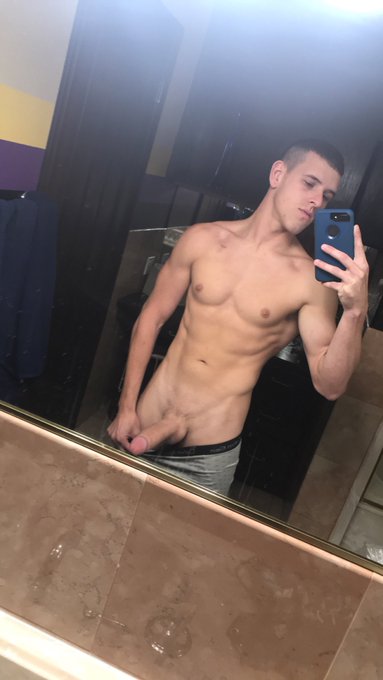 I think I just woke up when I took this idk 😁🙏🏼 https://t.co/tQ2FssfpWF