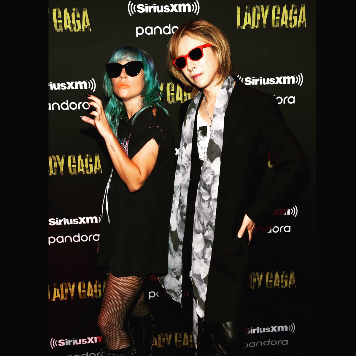 Just flew into New York from London.
Amazing show @ladygaga @ApolloTheater in NYC.

instagram.com/p/BzKOvaEAmRL/ 

Photo by @KevinMazur #ladygaga #yoshiki