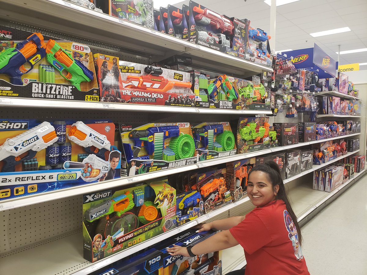Purged toys from backroom. GM 3 Closing Expert Karina filling the floor as she zones helping our guests find what they need for summer!! #T2096 #zoneisqueen #ontheflooroutthedoor <a href="/Eustolio/">Eustolio Calderon</a> <a href="/salamlazkani/">salamlazkani</a> @KTLove812