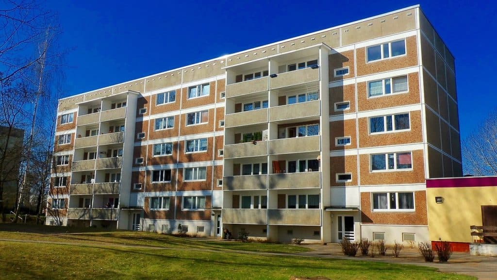 SYNEVAL's tweet photo. #SYNEVAL - Courtier en syndic - Immobilier : cette SCPI qui promet 6% de rendement en investissant dans les logements - https://t.co/9pf58s7WAR https://t.co/UuGFYIlntY