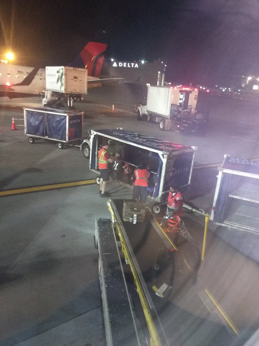 ObsessionsofCC's tweet photo. The unsung heroes. Thank you to everyone who helps planes go every day and night, at every airport around the world. 
-From one thankful traveler.
@Delta @SeaTacAirport https://t.co/0xsC81Dxj1