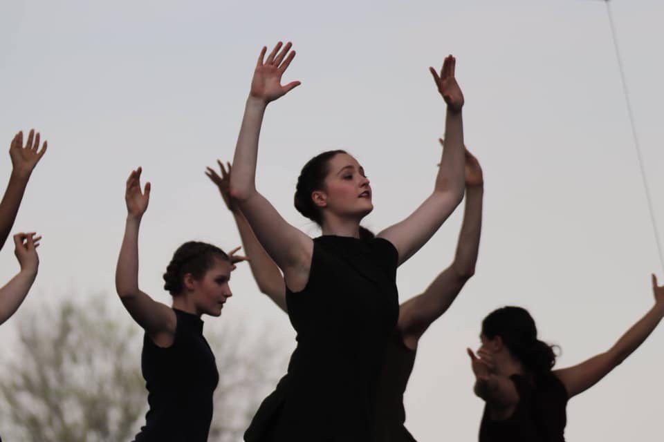 dancewolimits's tweet photo. Miss Madeline is moving back to town after graduating from the U of Iowa and will be teaching for Dance Without Limits this fall! YAY!! #dwol #dwolinc #danceteacher #inclusion https://t.co/tMg34Hndpc