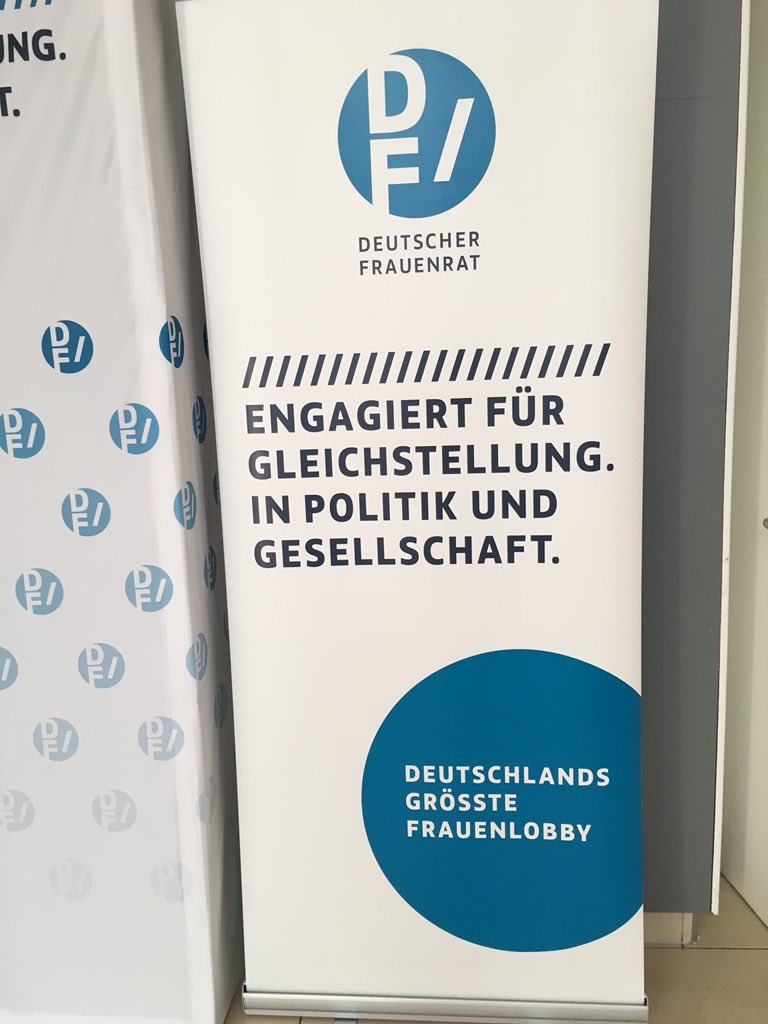 KarinSchwendler's tweet photo. Jetzt startet mit der Keynote der Staatssekretärin im #BMFSFJ Juliane Seifert die Interessante Fachtagung des @Frauenrat  „Gleichstellungspolitik goes international“ #dfinternational https://t.co/36yWT9kGIb